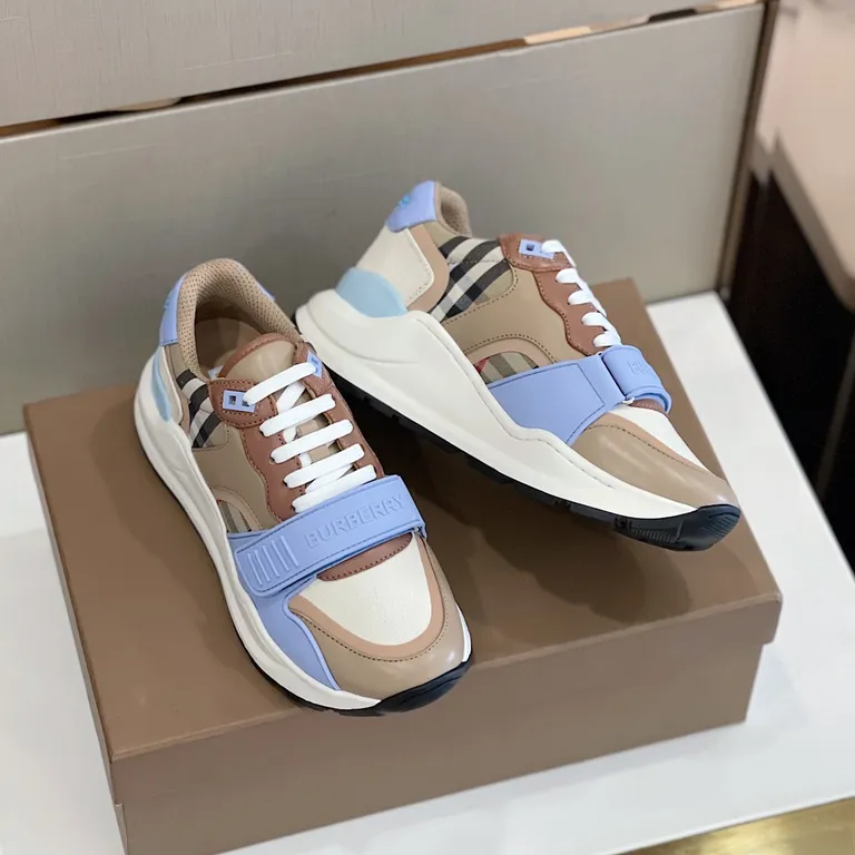 Burberry Shoe 